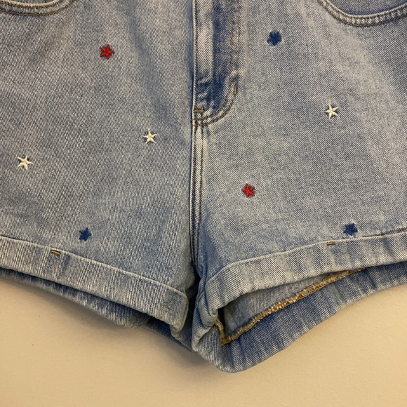 ⭐️ PacSun Embroidered Star Spangled detail High Rise  denim shorts size 30 - Picture 3 of 12